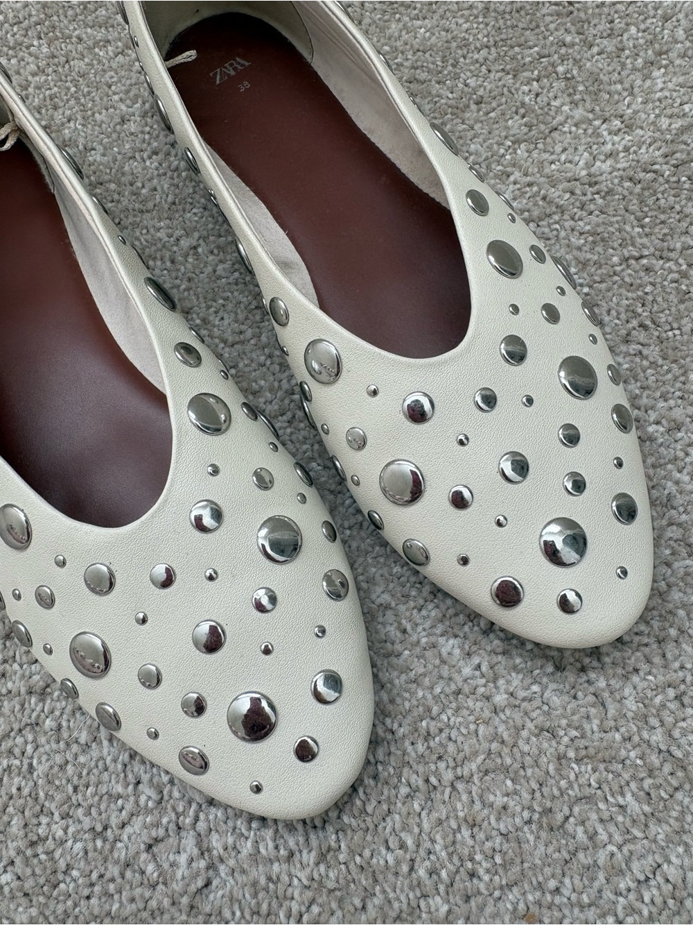 ZARA Leather Cream Studded Pointed Toe Ballet Flats NWOT EU38 - Picture 2 of 6